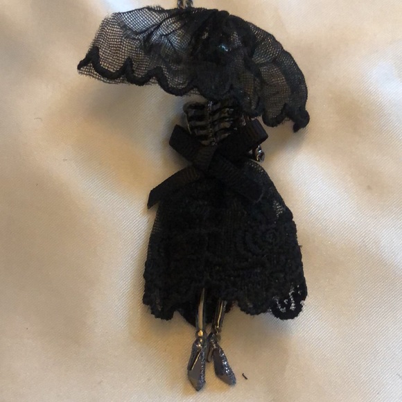 Betsey Johnson Hematite Tone Dark Magic Skeleton Bride Pendant Necklace NWT - Picture 13 of 15